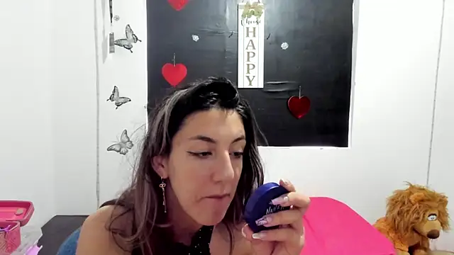 Snapshot of queen-natty chatting on 03-17-25, 02:45 queen-natty online show from 03-17-25, 02:45