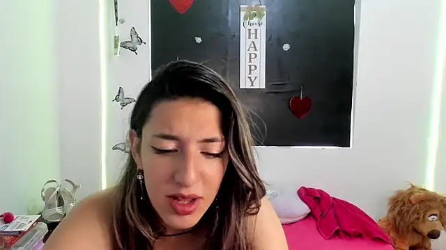 Snapshot of queen-natty chatting on 03-18-25, 01:53 queen-natty online show from 03-18-25, 01:53