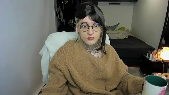 ShiiraVelkor online show from 10-22-25, 09:31