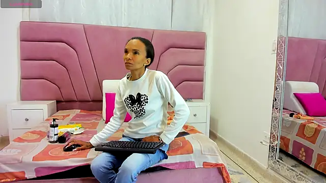 Snapshot of Brianrosex chatting on 11-24-25, 03:39 Brianrosex online show from 11-24-25, 03:39