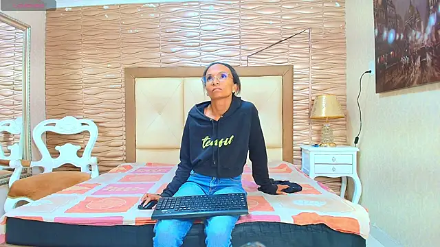 Snapshot of Brianrosex chatting on 02-28-26, 01:39 Brianrosex online show from 02-28-26, 01:39