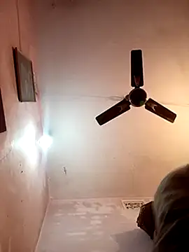 Snapshot of desicockblack chatting on 01-26-25, 03:47 desicockblack online show from 01-26-25, 03:47