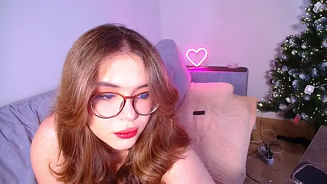 CutiePie3 online show from 12-18-24, 08:57