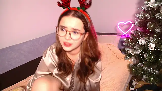 CutiePie3 online show from 12-25-24, 10:59