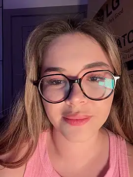 CutiePie3 online show from 09-22-25, 10:34