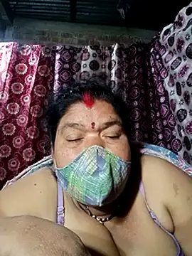Snapshot of Hot_Falguni chatting on 02-02-25, 03:54 Hot Falguni online show from 02-02-25, 03:54
