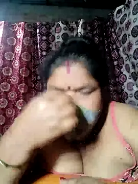 Snapshot of Hot_Falguni chatting on 02-07-25, 03:52 Hot Falguni online show from 02-07-25, 03:52
