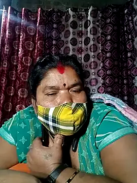 Snapshot of Hot_Falguni chatting on 02-17-25, 04:09 Hot Falguni online show from 02-17-25, 04:09