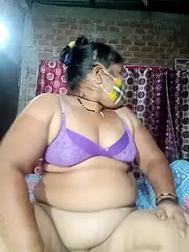 Snapshot of Hot_Falguni chatting on 02-18-25, 03:54 Hot Falguni online show from 02-18-25, 03:54
