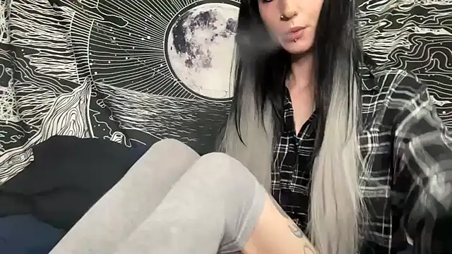 MissMidnightUK online show from 02-10-25, 12:19