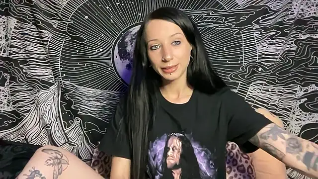 MissMidnightUK online show from 10-09-25, 10:30