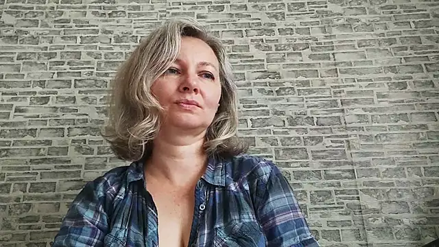 EdithManning online show from 09-10-25, 05:07