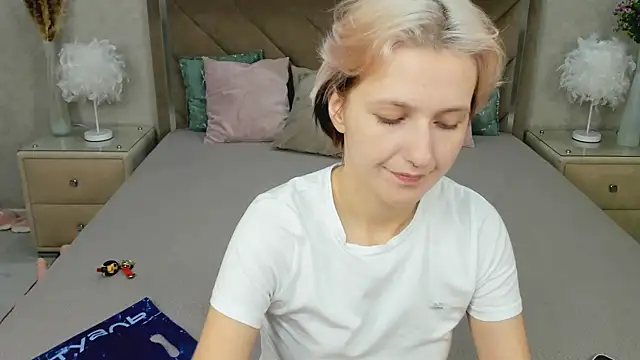 MiaKarlos online show from 07-28-26, 01:23