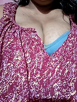 Snapshot of Hot-Anuska chatting on 02-13-25, 02:09 Hot-Anuska online show from 02-13-25, 02:09