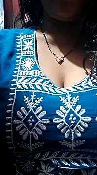 Snapshot of Hot-Anuska chatting on 03-06-25, 01:35 Hot-Anuska online show from 03-06-25, 01:35