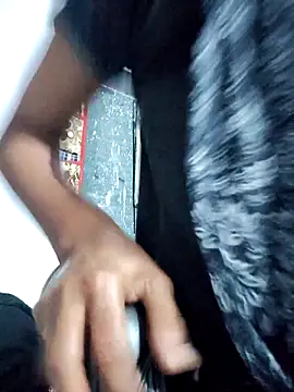 Snapshot of Hot-Anuska chatting on 09-15-25, 04:07 Hot-Anuska online show from 09-15-25, 04:07