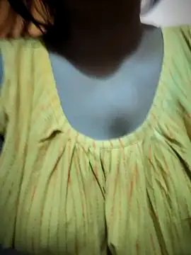 Snapshot of Hot-Anuska chatting on 10-23-25, 12:54 Hot-Anuska online show from 10-23-25, 12:54