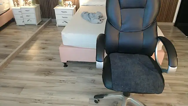 Snapshot of Sam_mansson66 chatting on 10-24-25, 12:56 Sam mansson66 online show from 10-24-25, 12:56