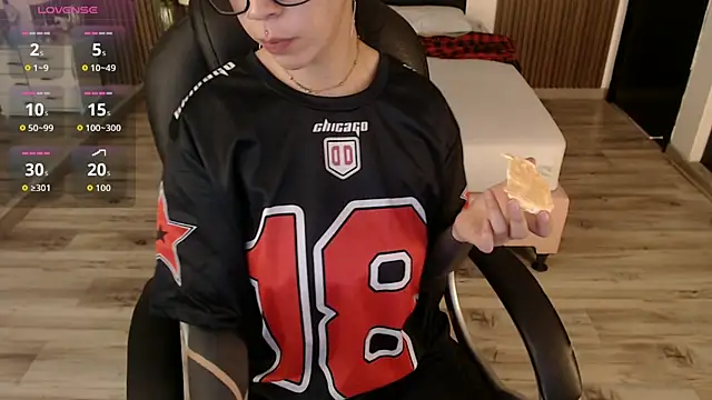 Snapshot of Sam_mansson66 chatting on 11-18-25, 03:16 Sam mansson66 online show from 11-18-25, 03:16