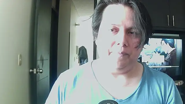 Snapshot of aixs93 chatting on 10-28-25, 01:47 aixs93 online show from 10-28-25, 01:47