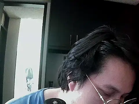 Snapshot of aixs93 chatting on 10-29-25, 05:04 aixs93 online show from 10-29-25, 05:04