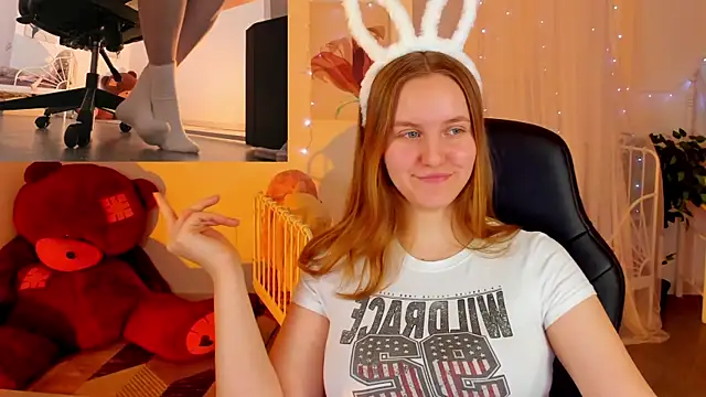 Snapshot of KellyPoter chatting on 01-06-25, 02:36 KellyPoter online show from 01-06-25, 02:36