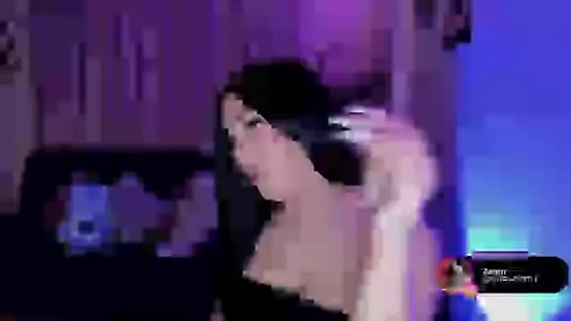 Snapshot of linda_zaam83866 chatting on 02-09-26, 03:10 linda zaam83866 online show from 02-09-26, 03:10