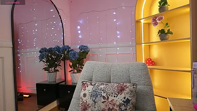 CattleyaScaly online show from 11-29-25, 08:01