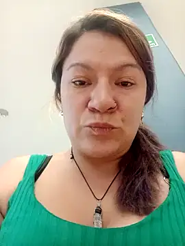 Snapshot of Skylar-Vox- chatting on 02-04-25, 03:26 Skylar-Vox- online show from 02-04-25, 03:26