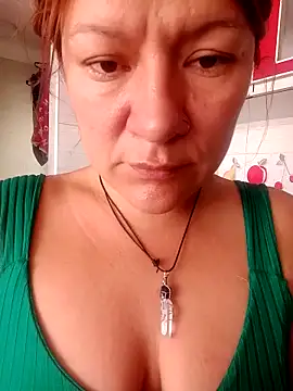 Snapshot of Skylar-Vox- chatting on 02-05-25, 02:26 Skylar-Vox- online show from 02-05-25, 02:26