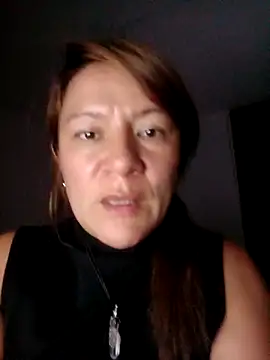 Snapshot of Skylar-Vox- chatting on 02-05-25, 11:39 Skylar-Vox- online show from 02-05-25, 11:39