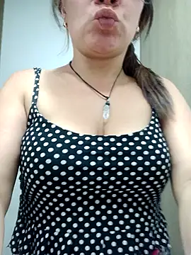 Snapshot of Skylar-Vox- chatting on 02-07-25, 01:58 Skylar-Vox- online show from 02-07-25, 01:58