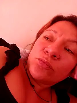 Snapshot of Skylar-Vox- chatting on 02-11-25, 06:44 Skylar-Vox- online show from 02-11-25, 06:44