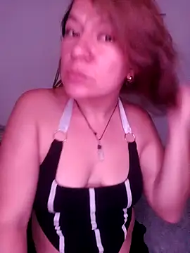Snapshot of Skylar-Vox- chatting on 02-13-25, 02:01 Skylar-Vox- online show from 02-13-25, 02:01