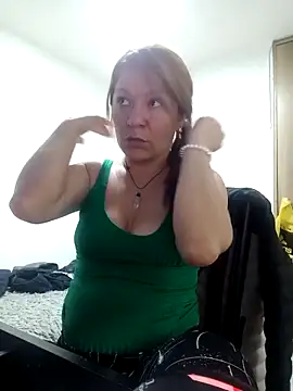 Snapshot of Skylar-Vox- chatting on 02-15-25, 12:48 Skylar-Vox- online show from 02-15-25, 12:48