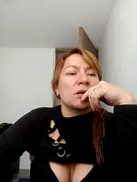 Snapshot of Skylar-Vox- chatting on 02-26-25, 03:08 Skylar-Vox- online show from 02-26-25, 03:08