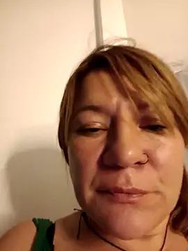 Snapshot of Skylar-Vox- chatting on 02-28-25, 01:15 Skylar-Vox- online show from 02-28-25, 01:15