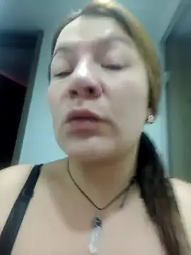 Snapshot of Skylar-Vox- chatting on 03-01-25, 10:10 Skylar-Vox- online show from 03-01-25, 10:10