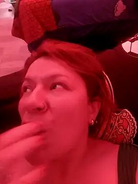Snapshot of Skylar-Vox- chatting on 03-22-25, 10:37 Skylar-Vox- online show from 03-22-25, 10:37