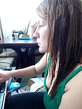 Snapshot of Skylar-Vox- chatting on 10-10-25, 09:58 Skylar-Vox- online show from 10-10-25, 09:58