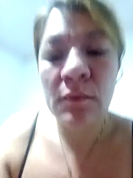 Snapshot of Skylar-Vox- chatting on 10-15-25, 08:58 Skylar-Vox- online show from 10-15-25, 08:58