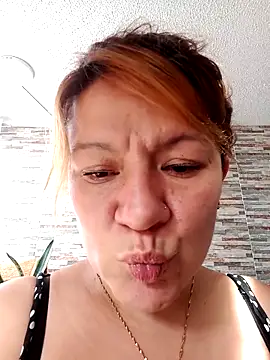 Snapshot of Skylar-Vox- chatting on 10-16-25, 09:49 Skylar-Vox- online show from 10-16-25, 09:49