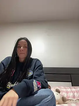 daniniescobarr online show from 03-04-26, 08:37