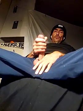 Snapshot of Pumpndeep chatting on 10-18-25, 09:32 Pumpndeep online show from 10-18-25, 09:32