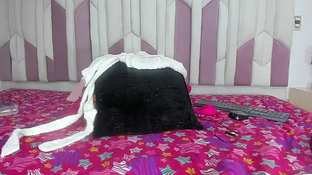 mia stanfort online show from 03-18-25, 10:15