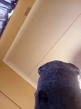 Snapshot of Nicho172 chatting on 03-25-26, 02:12 Nicho172 online show from 03-25-26, 02:12