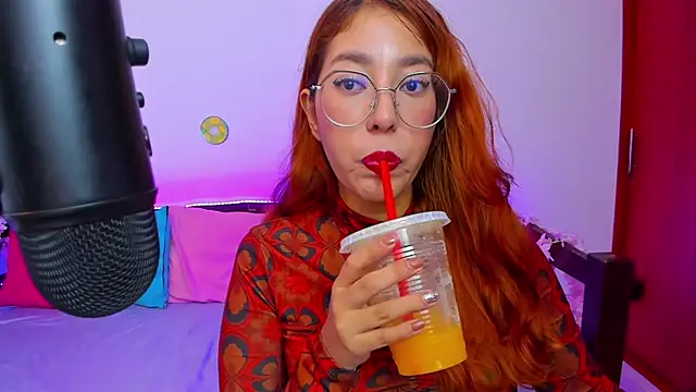 Snapshot of _Moon_Johnson chatting on 09-14-25, 02:33 Moon Johnson online show from 09-14-25, 02:33