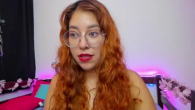 Snapshot of _Moon_Johnson chatting on 09-16-25, 04:02 Moon Johnson online show from 09-16-25, 04:02