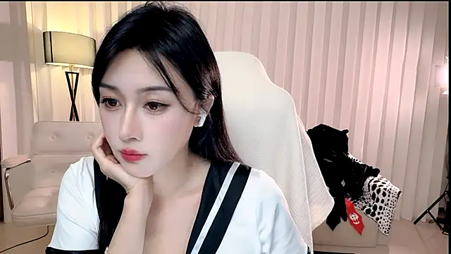 Snapshot of K-moumou chatting on 11-10-25, 03:11 K-moumou online show from 11-10-25, 03:11