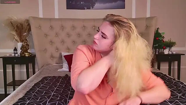 KarenLong online show from 12-03-24, 01:52